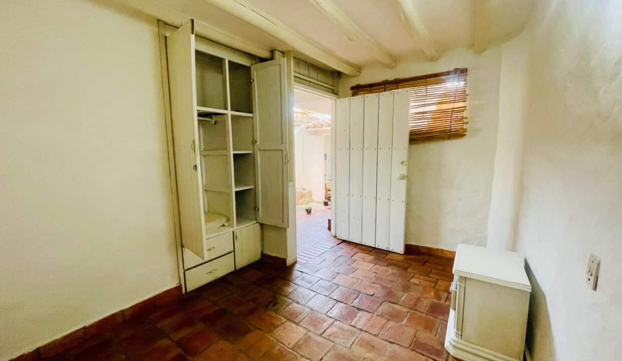 WhatsApp Image 2025-10-27 at 7.55.00 PM (1)