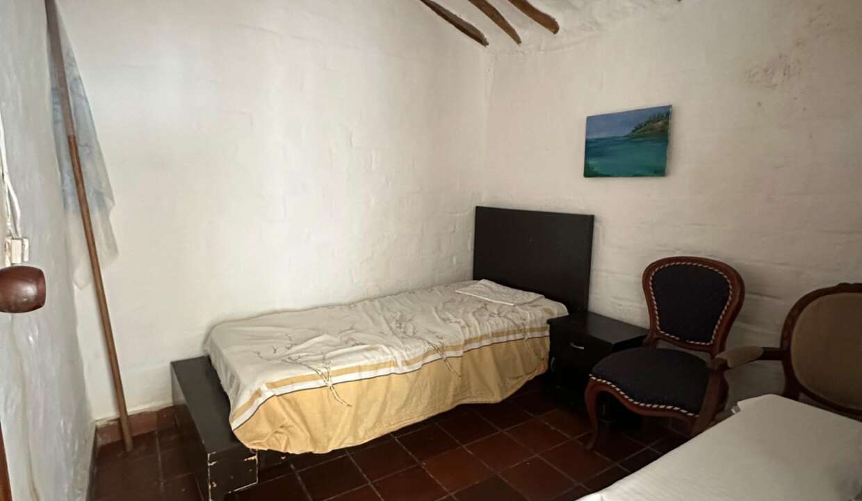 aabb2f74-c0cc-4f25-9416-71c28931db38